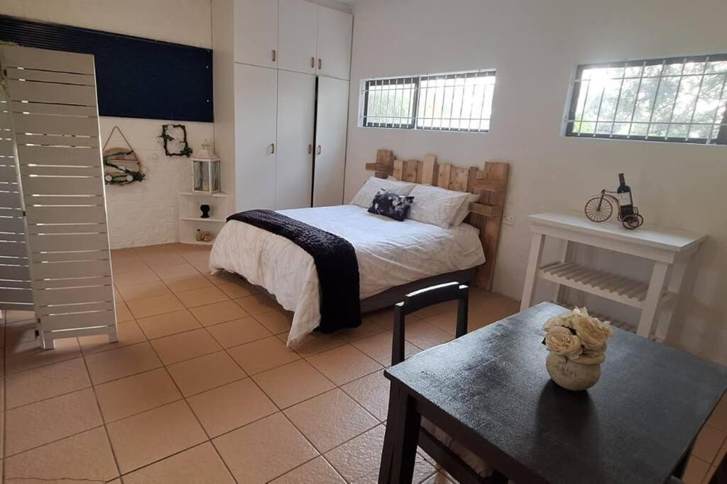 Somerset Vineyard Apartment Cape Town